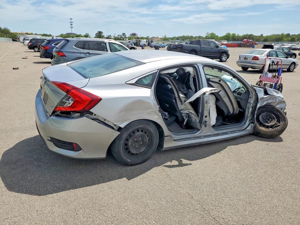 55836686 :رقم المزاد ، 2HGFC2F59JH608923 vin ، 2018 Honda Civic مزاد بيع