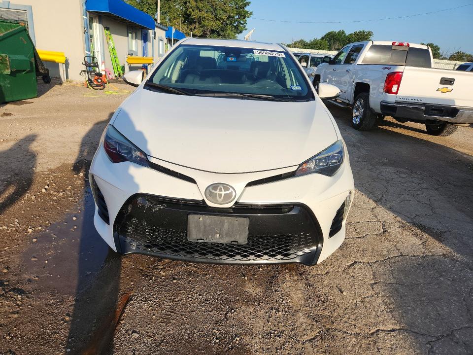 58906226 :رقم المزاد ، 5YFBURHEXJP821373 vin ، 2018 Toyota Corolla مزاد بيع