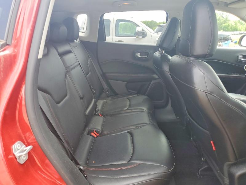 55514316 :رقم المزاد ، 3C4NJDDB8JT147791 vin ، 2018 Jeep Compass مزاد بيع