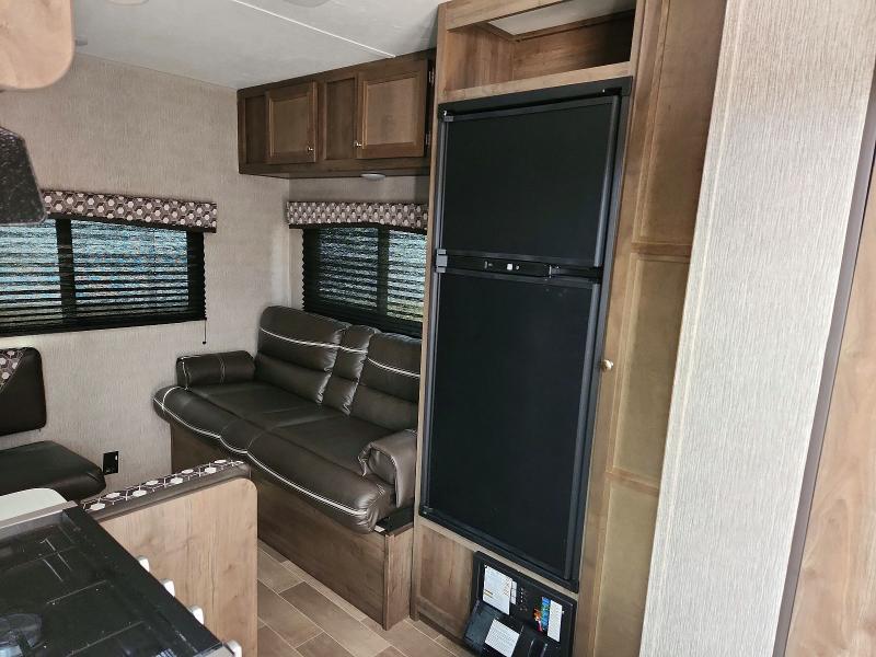 56632796 :رقم المزاد ، 4YDT20225KH939488 vin ، 2019 Keystone Coleman مزاد بيع