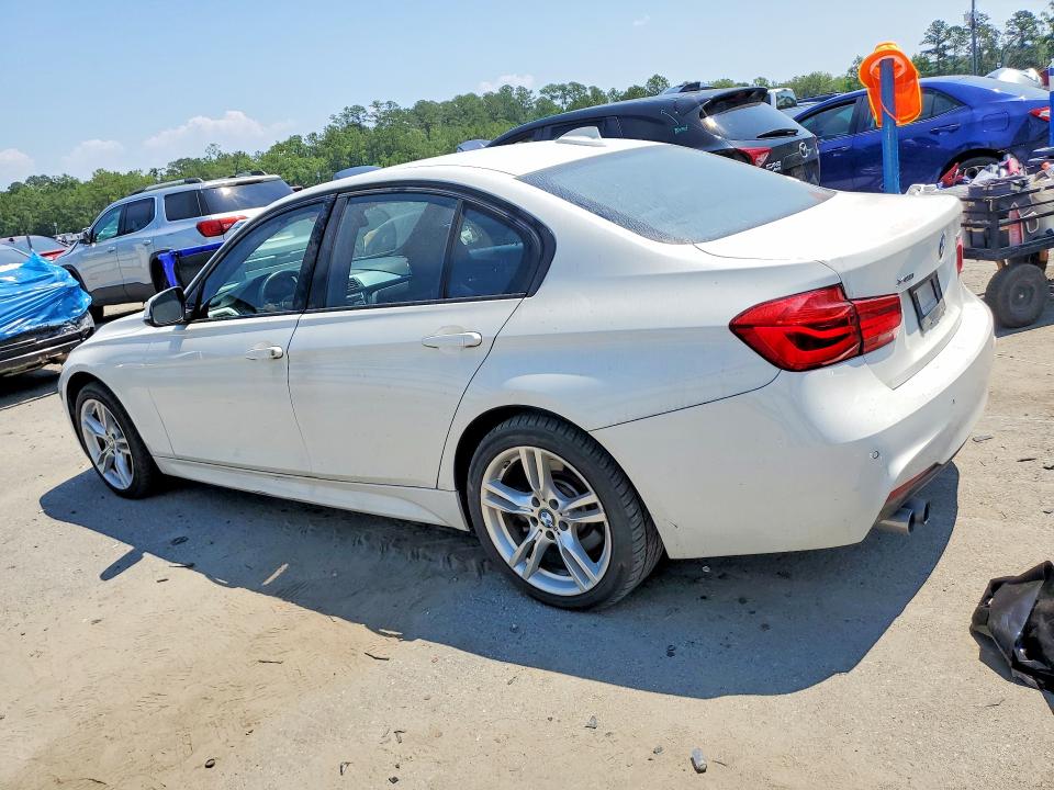 57320076 :رقم المزاد ، WBA8D9C34HA004413 vin ، 2017 Bmw 330 مزاد بيع