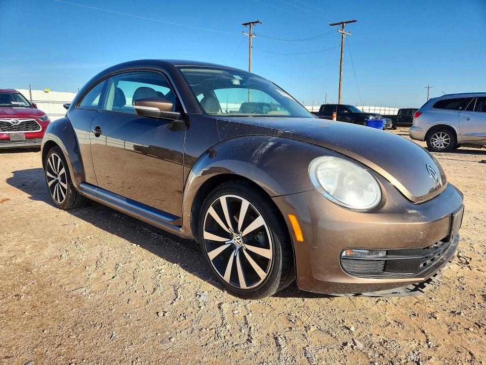 57431746 :رقم المزاد ، 3VWJ17ATXEM645761 vin ، 2014 Volkswagen Beetle مزاد بيع