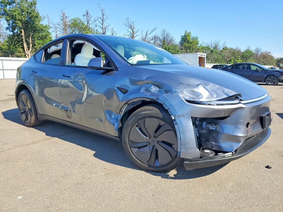 58303016 :رقم المزاد ، 7SAYGDEE6TA636518 vin ، 2026 Tesla Model Y مزاد بيع