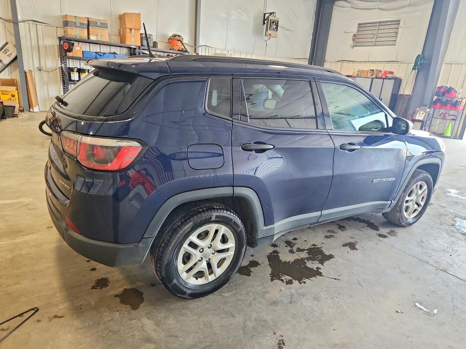 58913026 :رقم المزاد ، 3C4NJCAB9JT136930 vin ، 2018 Jeep Compass مزاد بيع