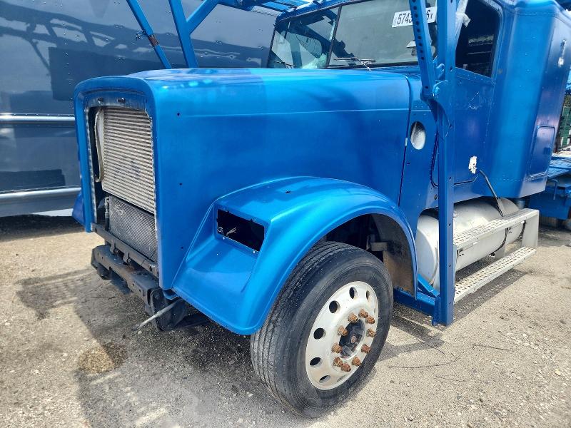 2000 Freightliner Conventional მანქანა იყიდება აუქციონზე, vin: 1FVNDXYB4YDG18345, აუქციონის ნომერი: 57439326