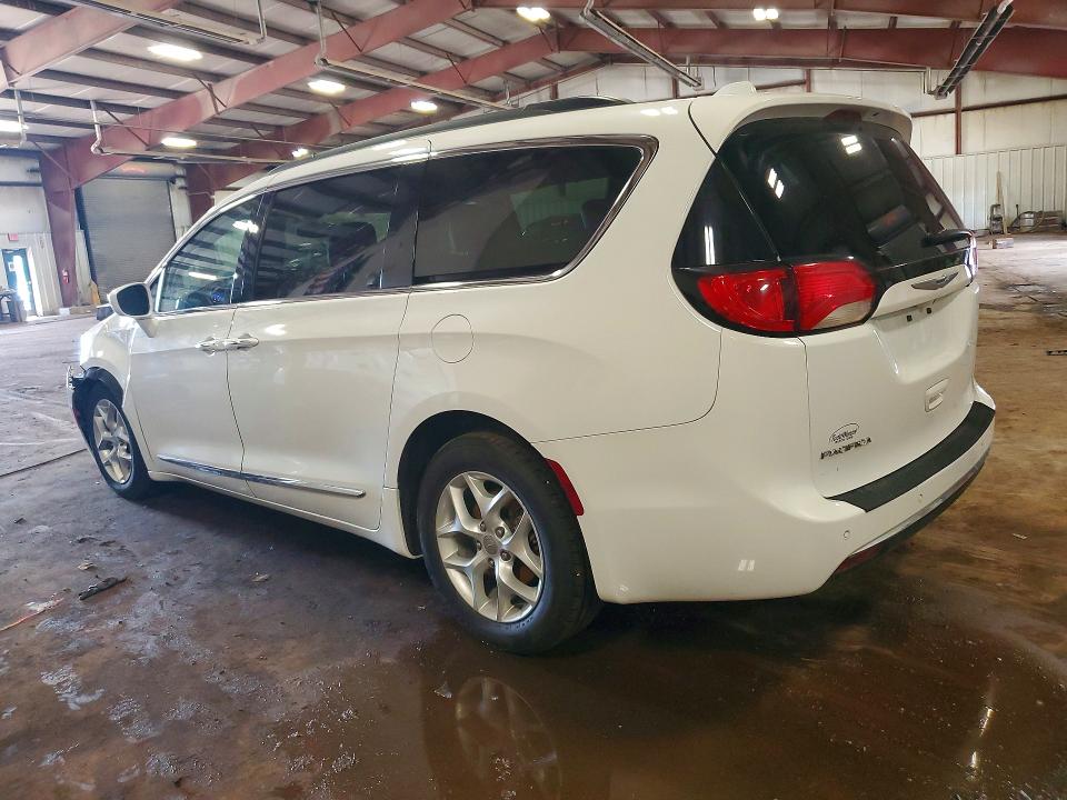 56407016 :رقم المزاد ، 2C4RC1BG4HR823451 vin ، 2017 Chrysler Pacifica مزاد بيع