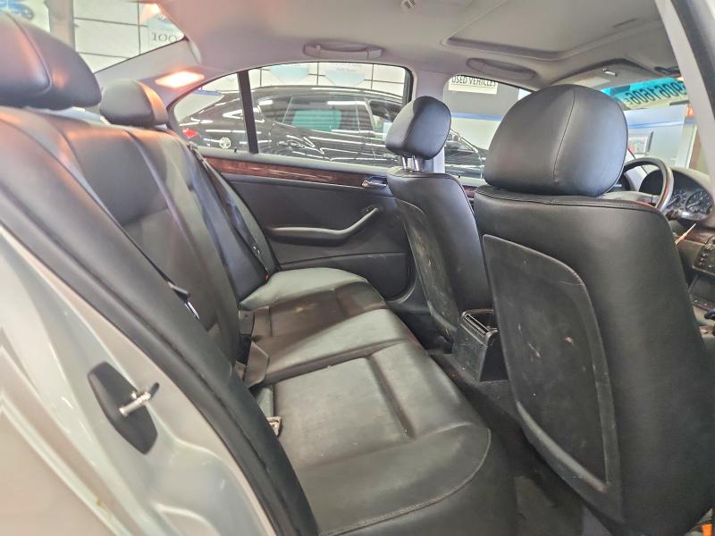 59061606 :رقم المزاد ، WBAAM3333XKC61458 vin ، 1999 Bmw 323 مزاد بيع