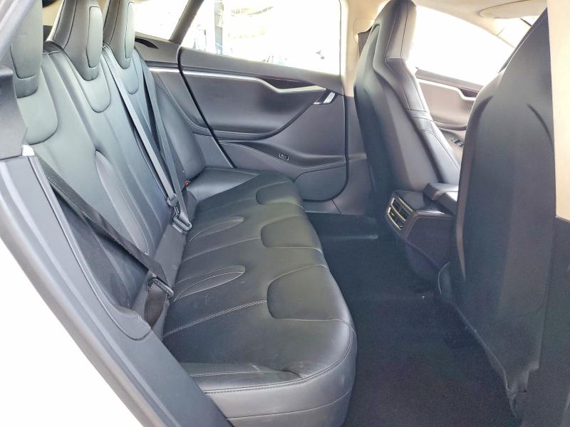 56377926 :رقم المزاد ، 5YJSA1E16FF116097 vin ، 2015 Tesla Model S مزاد بيع