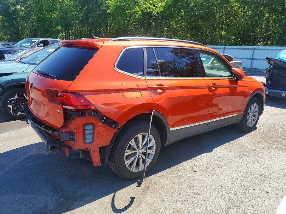 Продажа на аукционе авто 2018 Volkswagen Tiguan, vin: 3VV3B7AX2JM213768, номер лота: 58540056