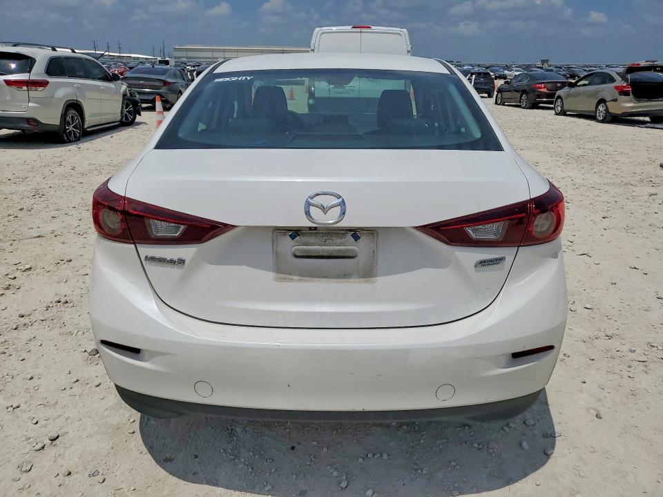 55898426 :رقم المزاد ، 3MZBN1U78JM228024 vin ، 2018 Mazda 3 مزاد بيع