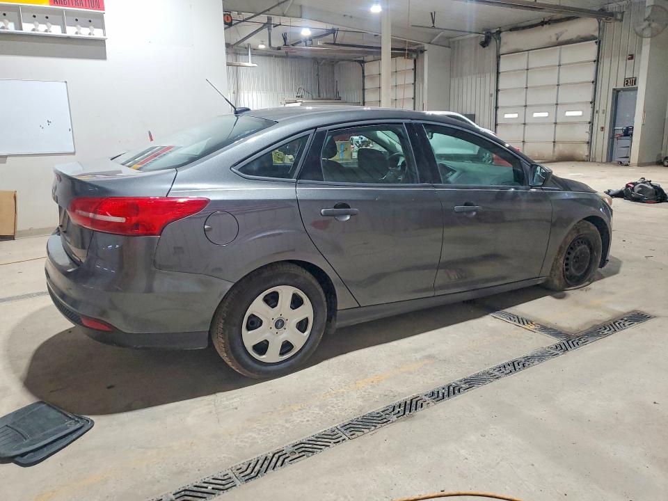 55651796 :رقم المزاد ، 1FADP3E27FL272759 vin ، 2015 Ford Focus مزاد بيع