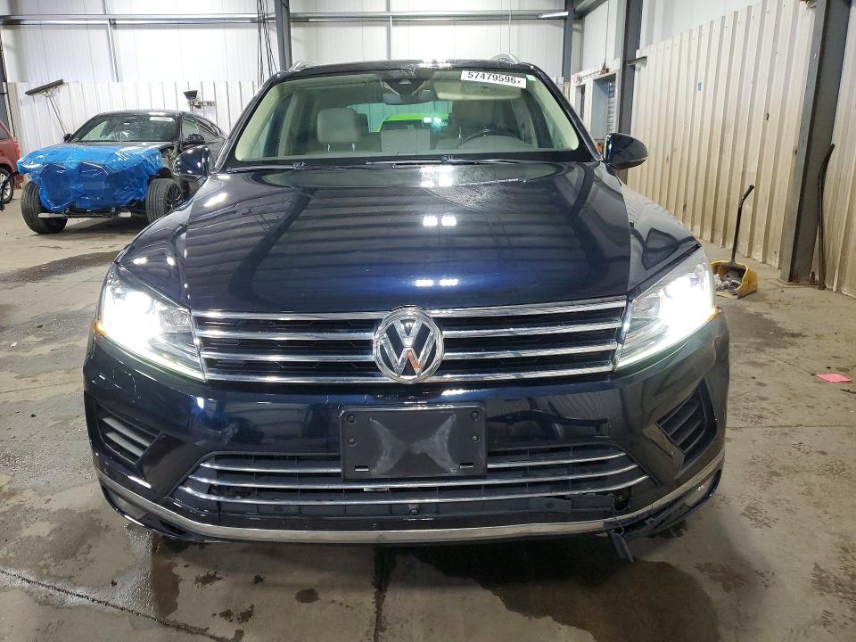 Продажа на аукционе авто 2017 Volkswagen Touareg, vin: WVGGF7BP1HD006843, номер лота: 57479596