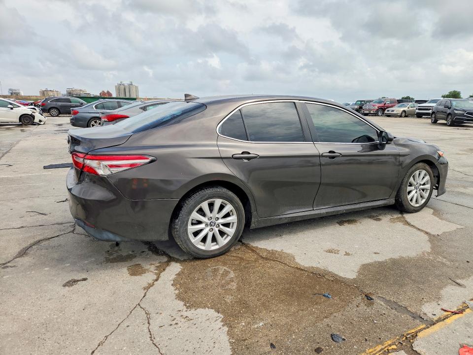56103566 :رقم المزاد ، 4T1B11HK7KU248920 vin ، 2019 Toyota Camry مزاد بيع