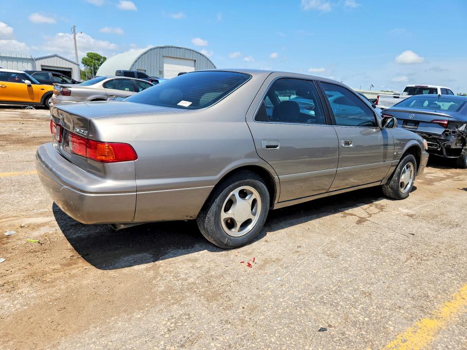 58689056 :رقم المزاد ، 4T1BG22K41U053675 vin ، 2001 Toyota Camry مزاد بيع