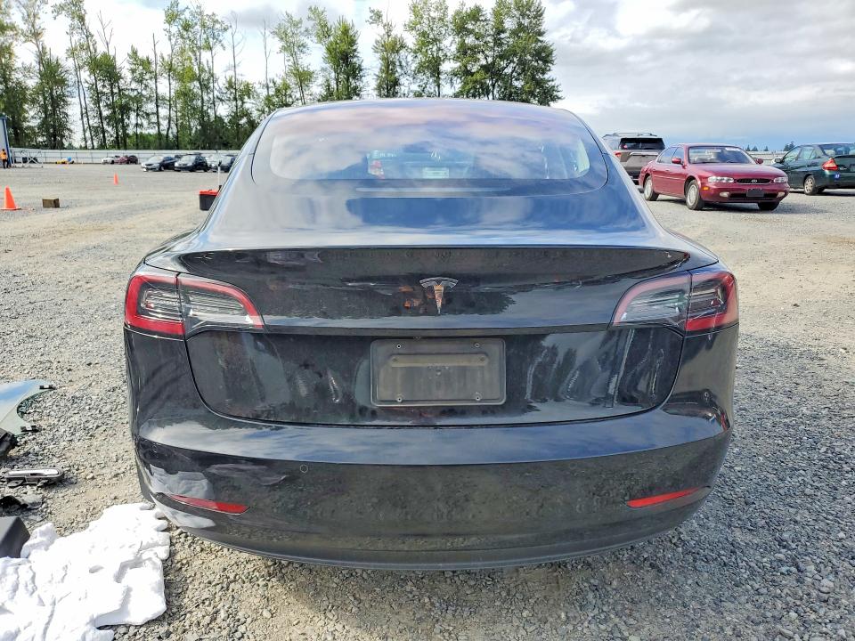 Продажа на аукционе авто 2018 Tesla Model 3, vin: 5YJ3E1EA1JF172532, номер лота: 58547426