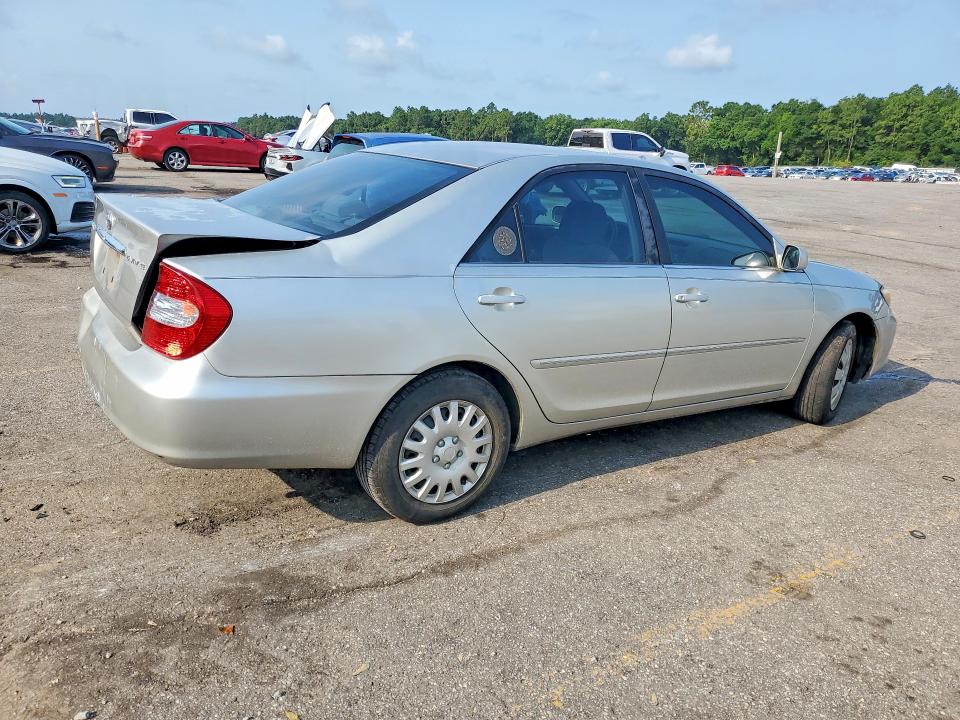 58636046 :رقم المزاد ، 4T1BE32K74U856657 vin ، 2004 Toyota Camry مزاد بيع