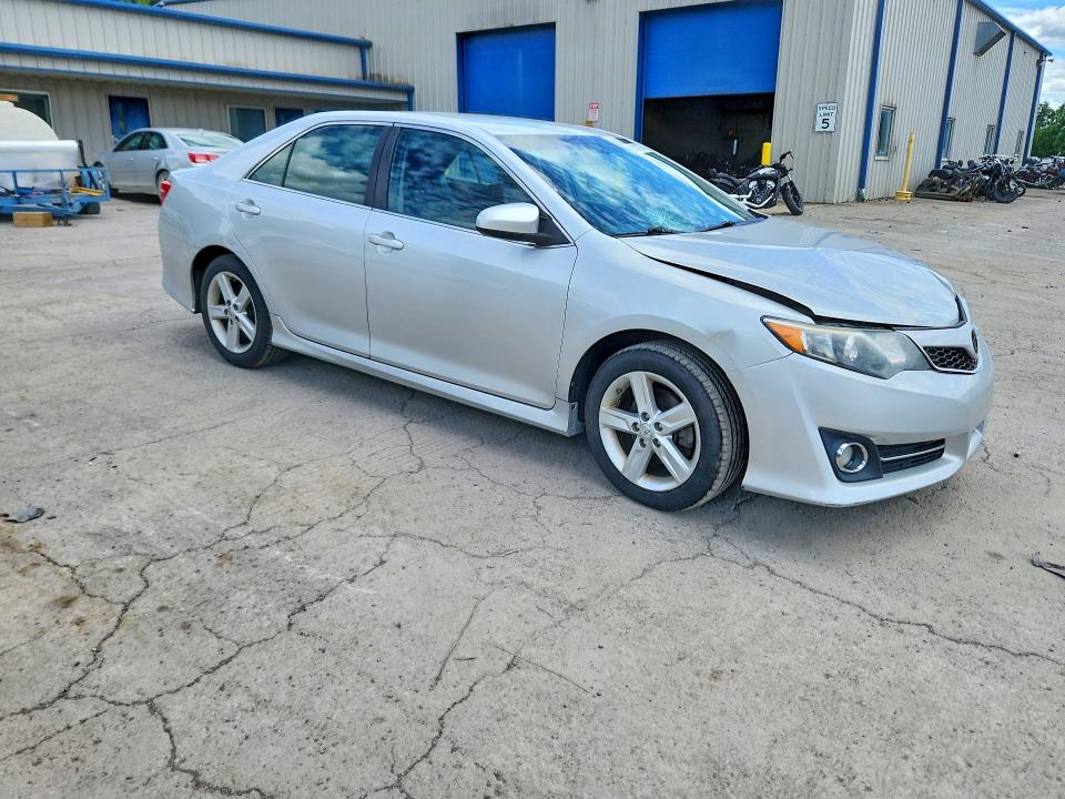 2014 Toyota Camry მანქანა იყიდება აუქციონზე, vin: 4T1BF1FK1EU418570, აუქციონის ნომერი: 57012976