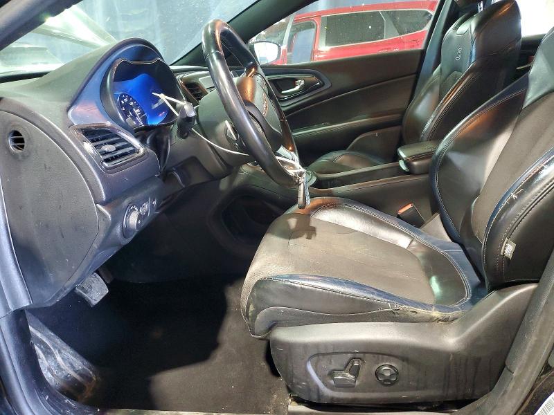 55592626 :رقم المزاد ، 1C3CCCBG7FN717995 vin ، 2015 Chrysler 200 مزاد بيع