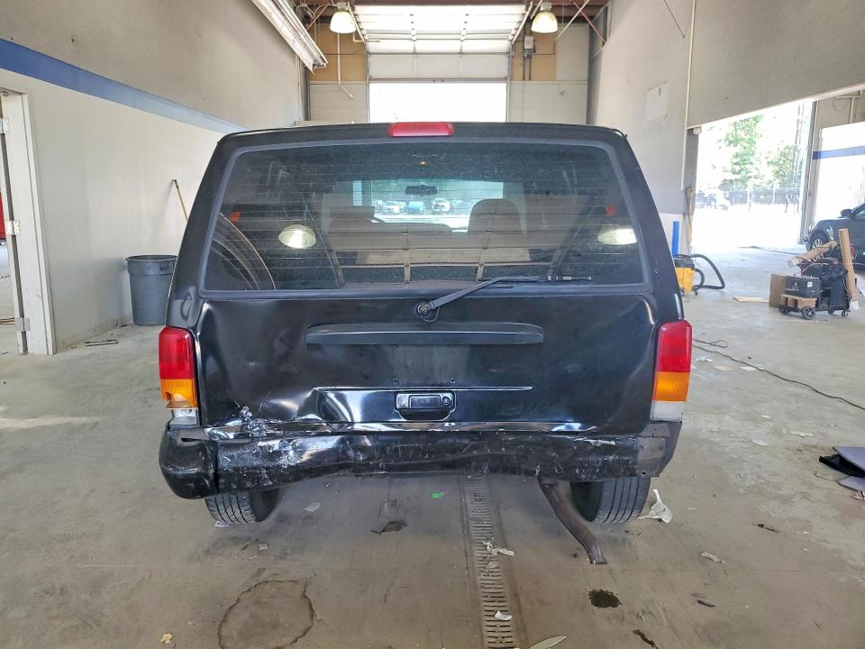 57303026 :رقم المزاد ، 1J4FT28S7WL118941 vin ، 1998 Jeep Cherokee مزاد بيع