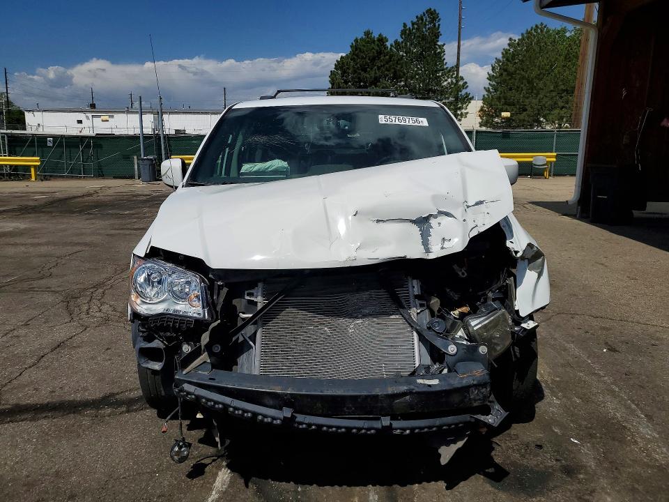 55769756 :رقم المزاد ، 2C4RDGCG7HR806853 vin ، 2017 Dodge Grand Caravan مزاد بيع