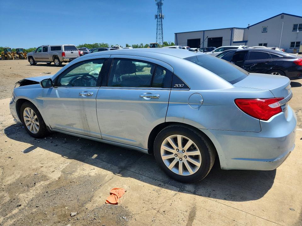55943516 :رقم المزاد ، 1C3CCBCG1DN570661 vin ، 2013 Chrysler 200 مزاد بيع