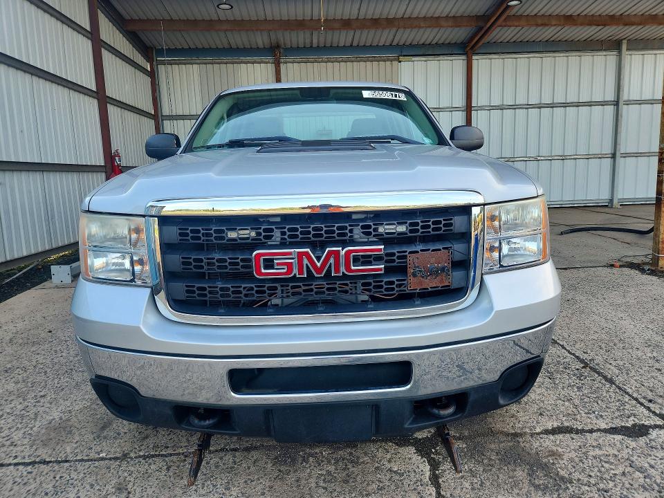 56506776 :رقم المزاد ، 1GT22ZCG6DZ305066 vin ، 2013 Gmc Sierra مزاد بيع