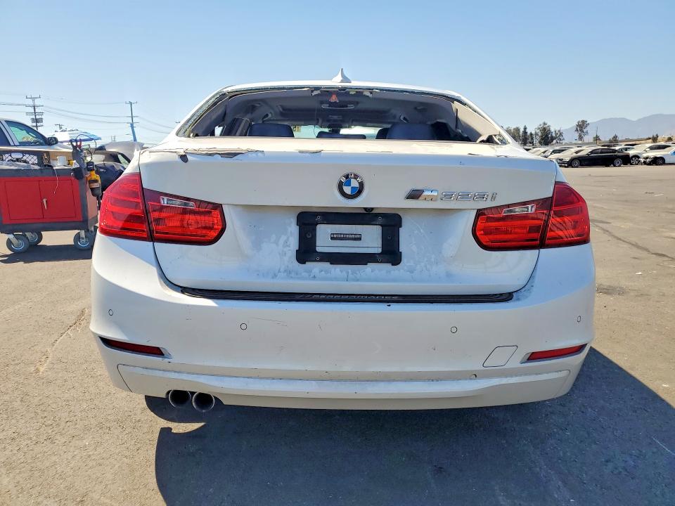 57531666 :رقم المزاد ، WBA3A5G55FNS83710 vin ، 2015 Bmw 328 مزاد بيع