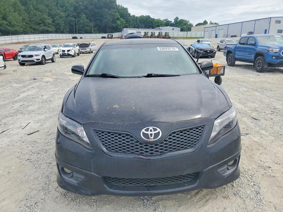53693216 :رقم المزاد ، 4T1BF3EK7BU682305 vin ، 2011 Toyota Camry مزاد بيع