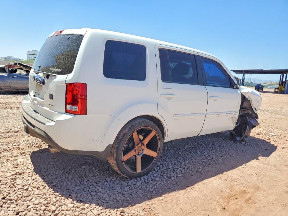 59273386 :رقم المزاد ، 5FNYF3H32FB006801 vin ، 2015 Honda Pilot مزاد بيع