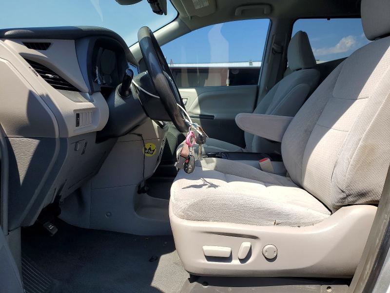 58434036 :رقم المزاد ، 5TDKZ3DC7KS998961 vin ، 2019 Toyota Sienna مزاد بيع