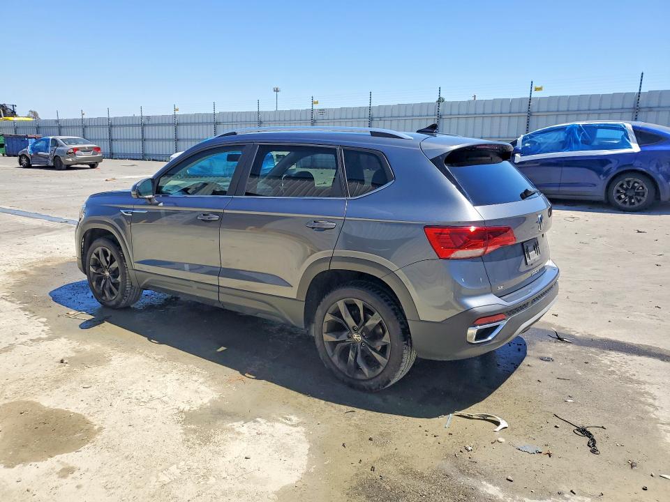 Продажа на аукционе авто 2022 Volkswagen Taos, vin: 3VVTX7B26NM023529, номер лота: 58302296