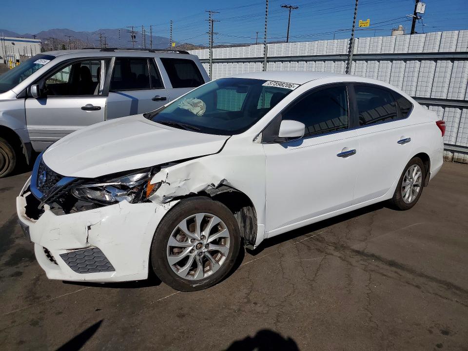 2018 Nissan Sentra მანქანა იყიდება აუქციონზე, vin: 3N1AB7APXJY216998, აუქციონის ნომერი: 57598206