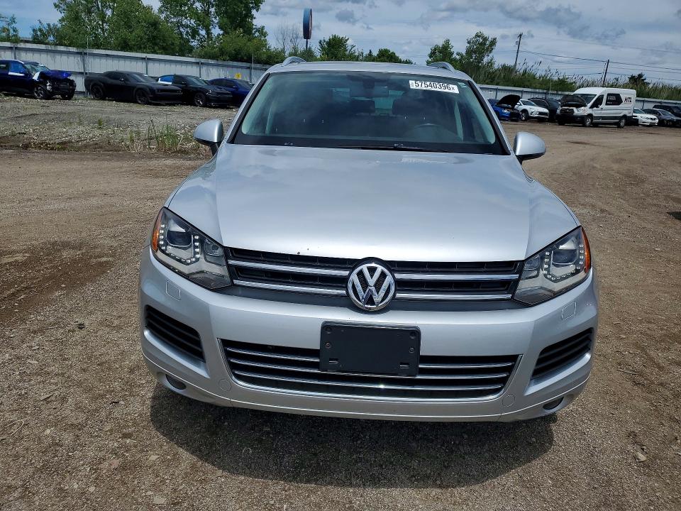 57540396 :رقم المزاد ، WVGEF9BP0DD013795 vin ، 2013 Volkswagen Touareg مزاد بيع