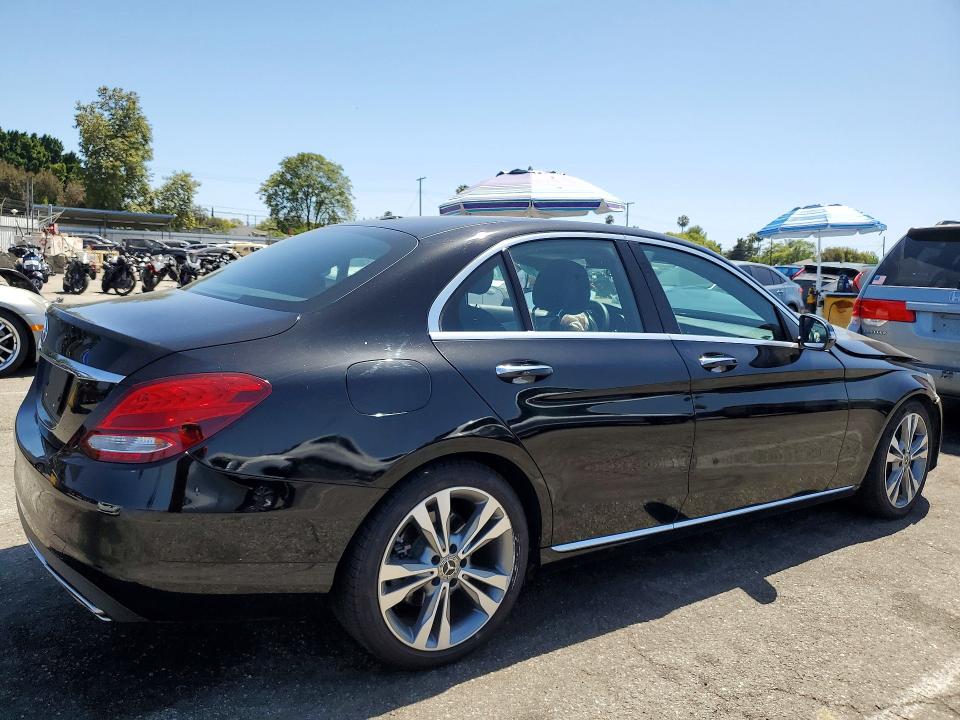 2018 Mercedes-benz C მანქანა იყიდება აუქციონზე, vin: 55SWF4JB1JU262403, აუქციონის ნომერი: 56746986