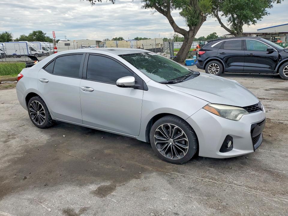 55465216 :رقم المزاد ، 2T1BURHEXFC387950 vin ، 2015 Toyota Corolla مزاد بيع