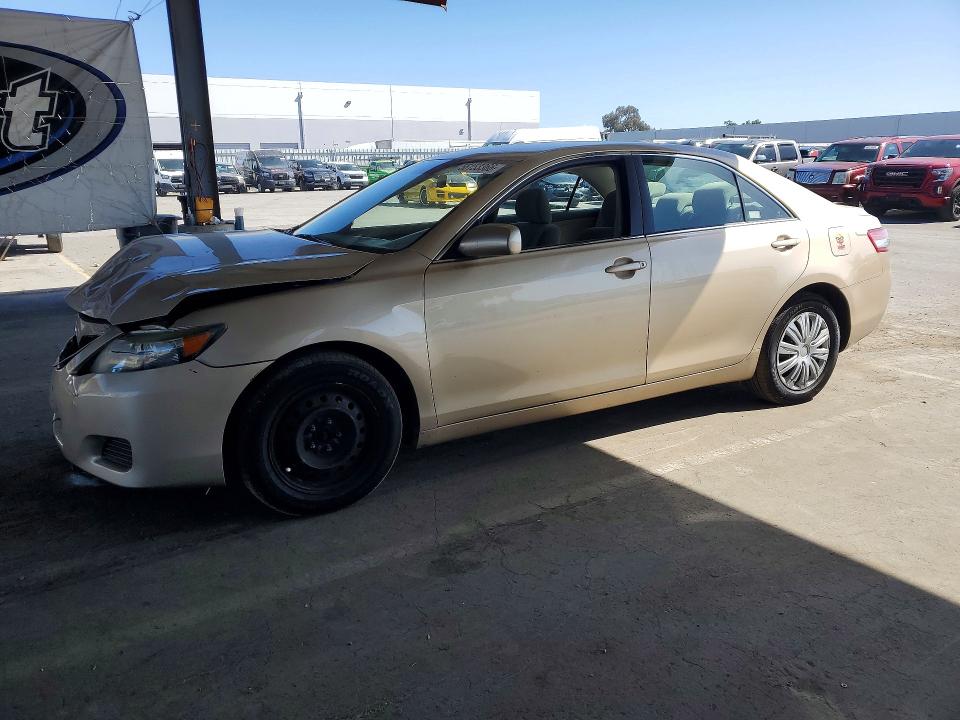 2010 Toyota Camry მანქანა იყიდება აუქციონზე, vin: 4T1BF3EK2AU010196, აუქციონის ნომერი: 56153366