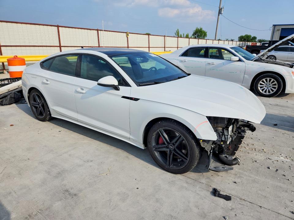 57237756 :رقم المزاد ، WAUDACF54NA008829 vin ، 2022 Audi A5 مزاد بيع