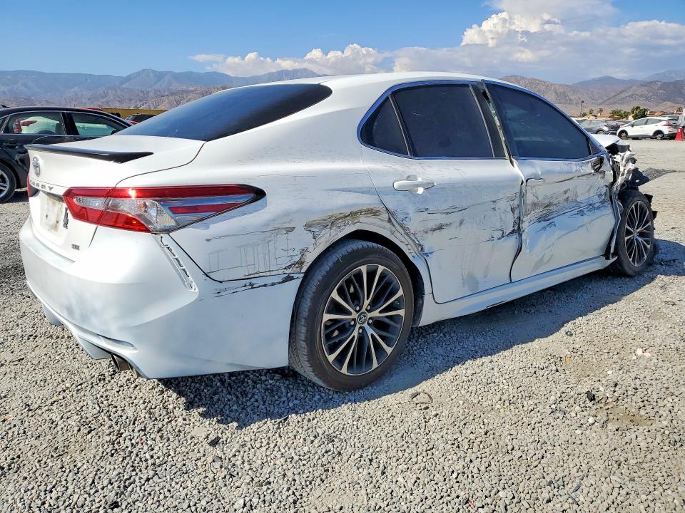 2018 Toyota Camry მანქანა იყიდება აუქციონზე, vin: 4T1B11HKXJU099398, აუქციონის ნომერი: 57622186