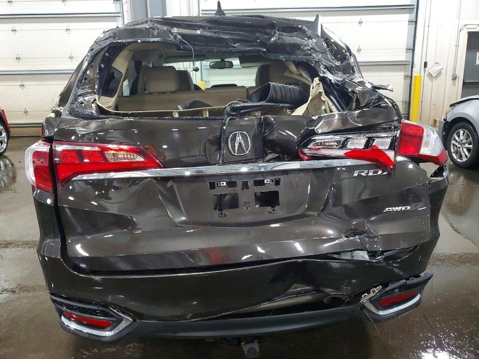 56298656 :رقم المزاد ، 5J8TB4H52JL015356 vin ، 2018 Acura Rdx مزاد بيع
