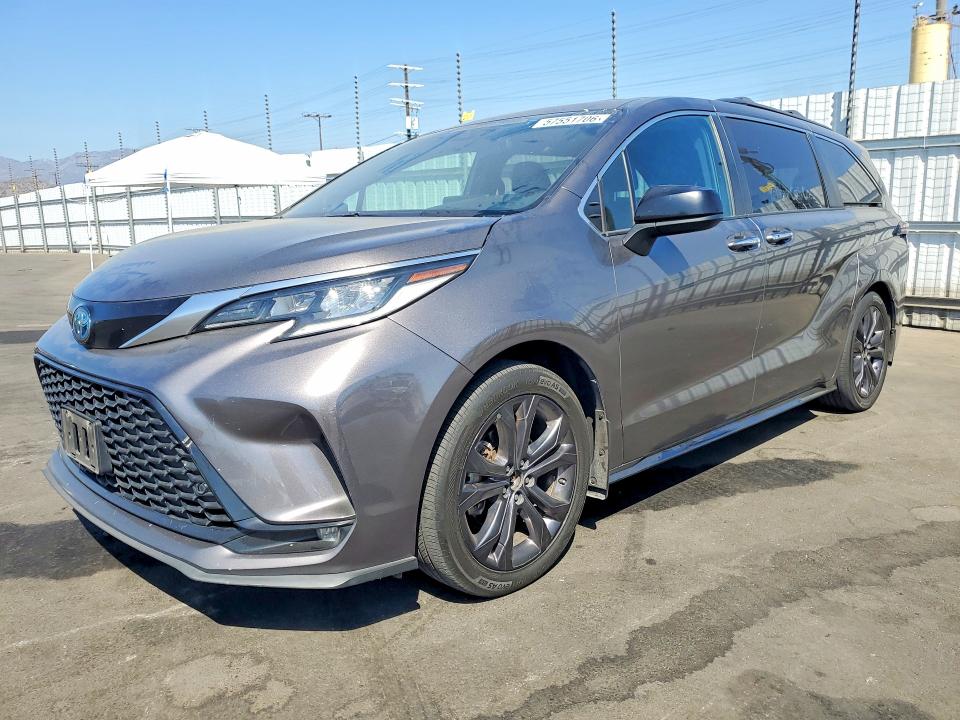 57551706 :رقم المزاد ، 5TDDRKEC1NS127057 vin ، 2022 Toyota Sienna مزاد بيع
