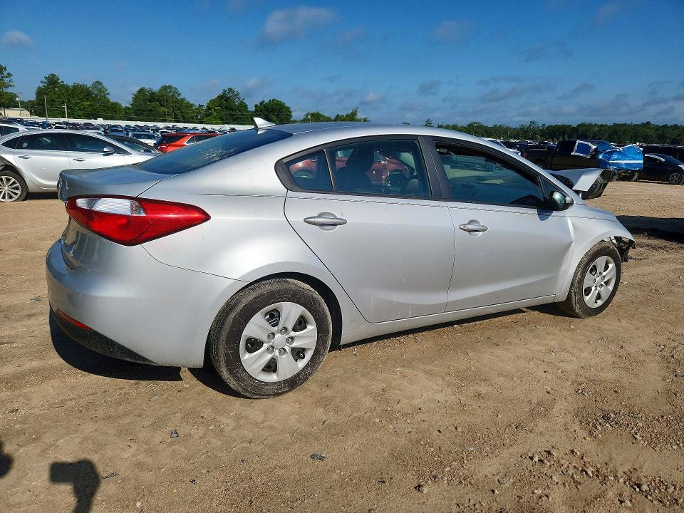 Продажа на аукционе авто 2015 Kia Forte, vin: KNAFK4A67F5343282, номер лота: 57949816