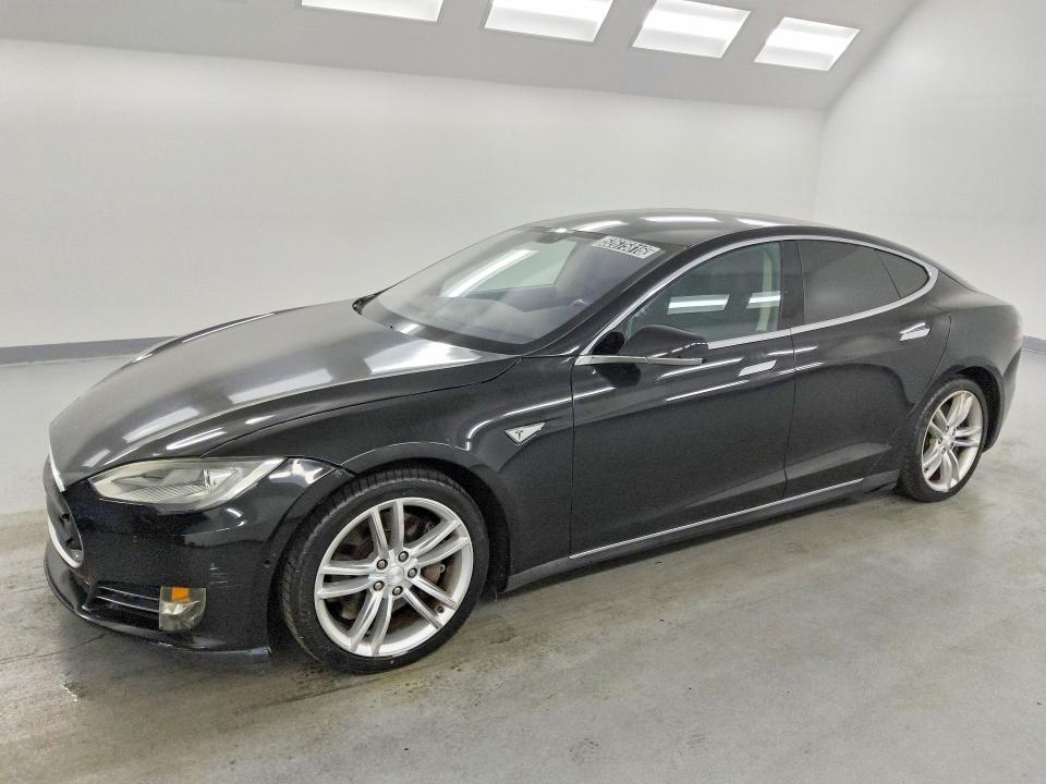 2013 Tesla Model S მანქანა იყიდება აუქციონზე, vin: 5YJSA1BG5DFP08693, აუქციონის ნომერი: 52675816