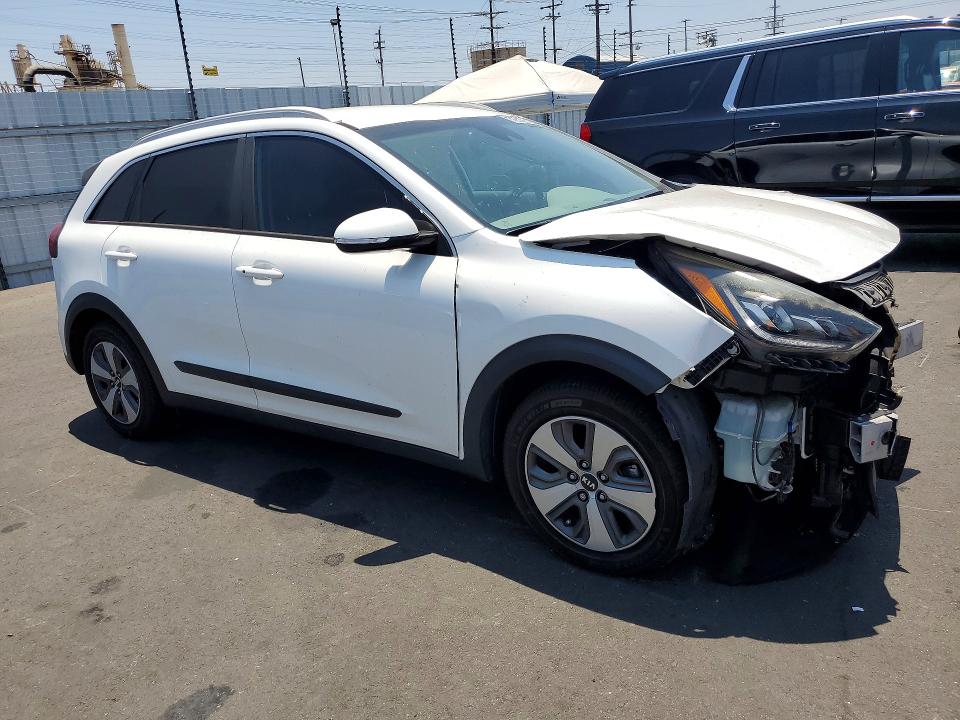 58605936 :رقم المزاد ، KNDCC3LD9J5153551 vin ، 2018 Kia Niro مزاد بيع