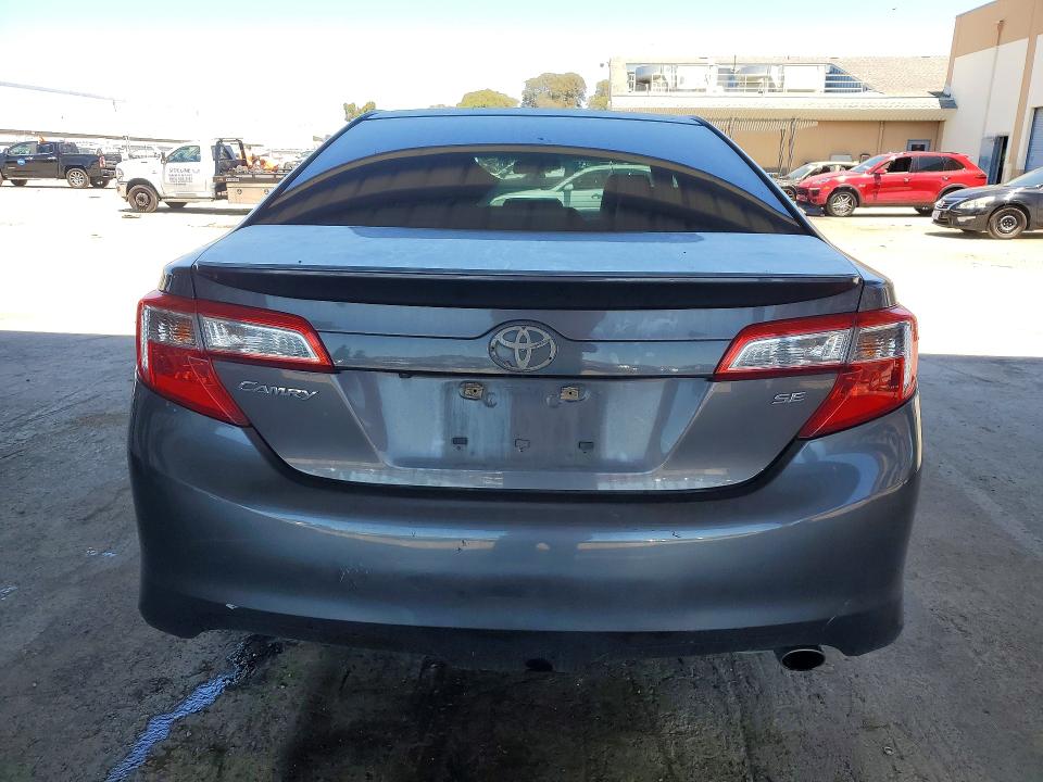 57433056 :رقم المزاد ، 4T1BF1FK1EU389037 vin ، 2014 Toyota Camry مزاد بيع