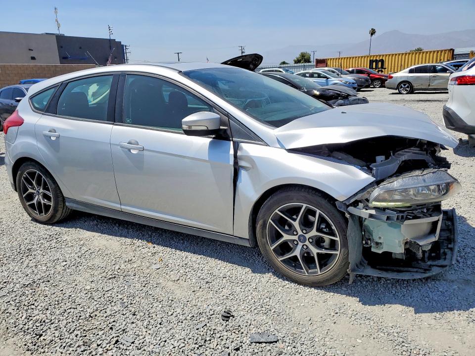 55761386 :رقم المزاد ، 1FADP3M20HL333258 vin ، 2017 Ford Focus مزاد بيع