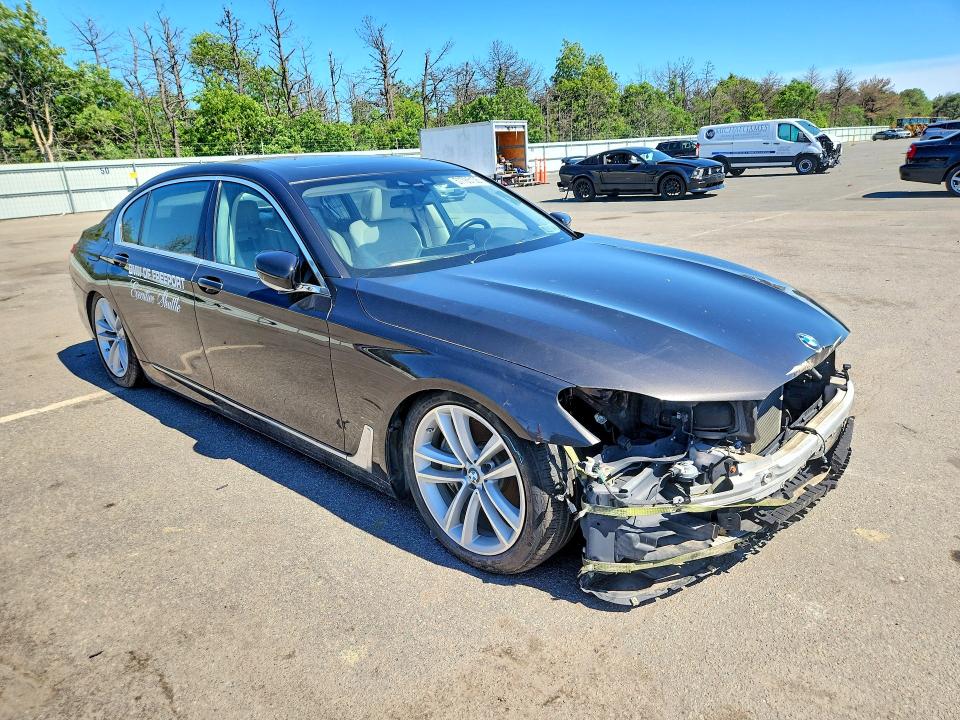 2016 Bmw 750 მანქანა იყიდება აუქციონზე, vin: WBA7F2C53GG420172, აუქციონის ნომერი: 57765106