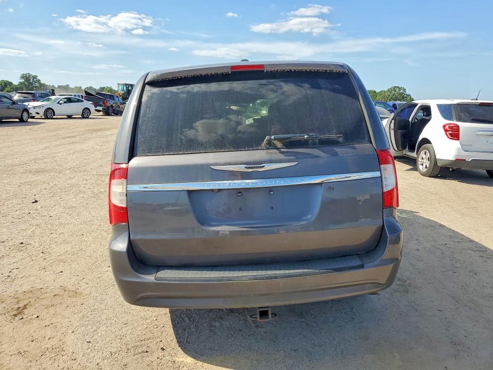 55572606 :رقم المزاد ، 2C4RC1HG0FR574330 vin ، 2015 Chrysler Town & Country مزاد بيع