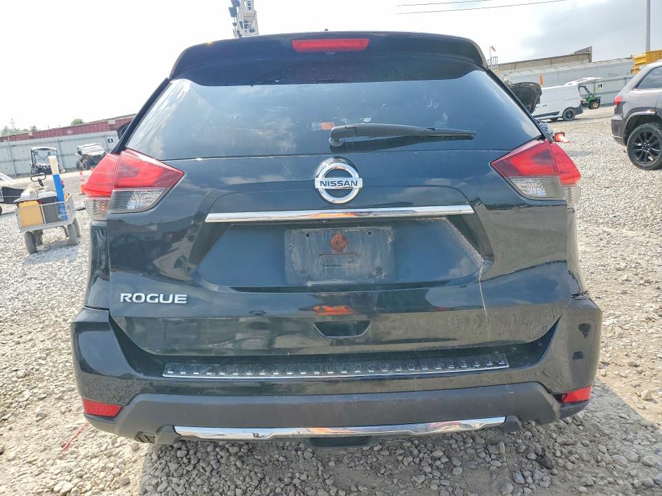 Auction sale of the 2017 Nissan Rogue, vin: JN8AT2MT3HW138432, lot number: 56491726
