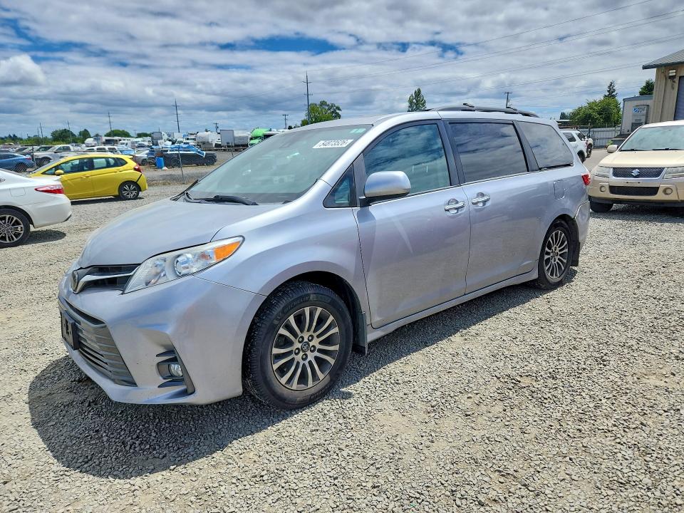 2018 Toyota Sienna მანქანა იყიდება აუქციონზე, vin: 5TDYZ3DC7JS944665, აუქციონის ნომერი: 54873526