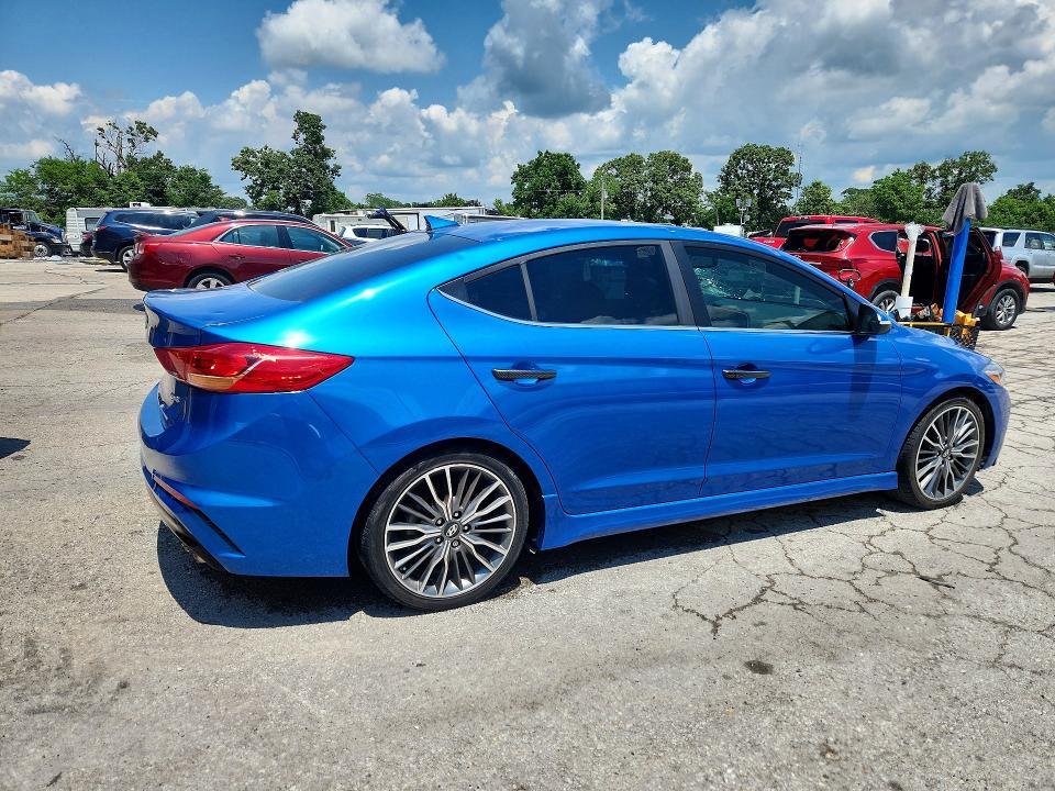 Продаж на аукціоні авто 2018 Hyundai Elantra, vin: KMHD04LB5JU468642, номер лоту: 55654386